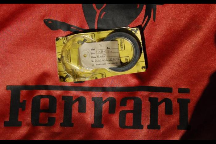 Copyright@Ferrariteile